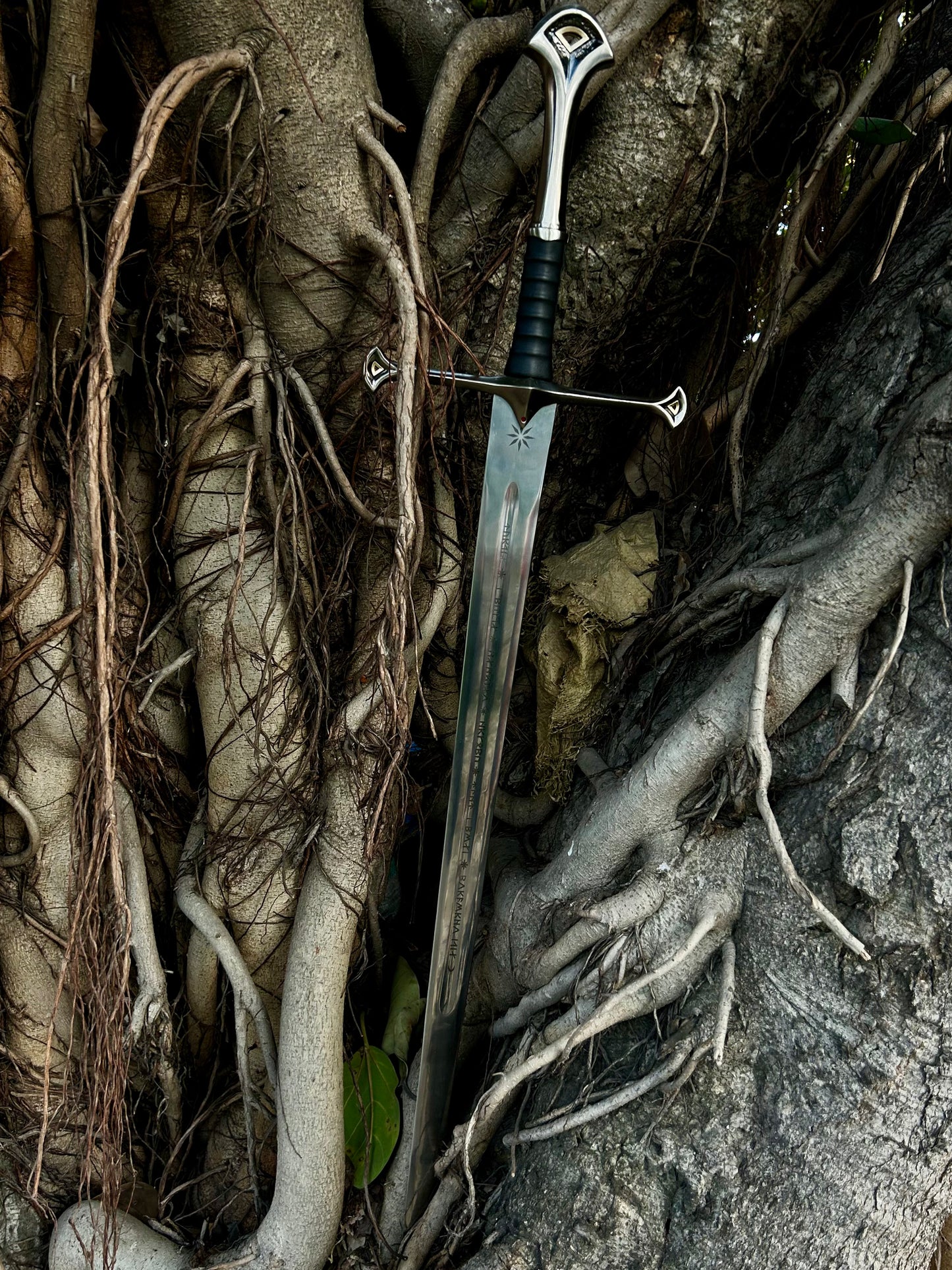 Andúril sword | Flame of the west | Fiction Edge