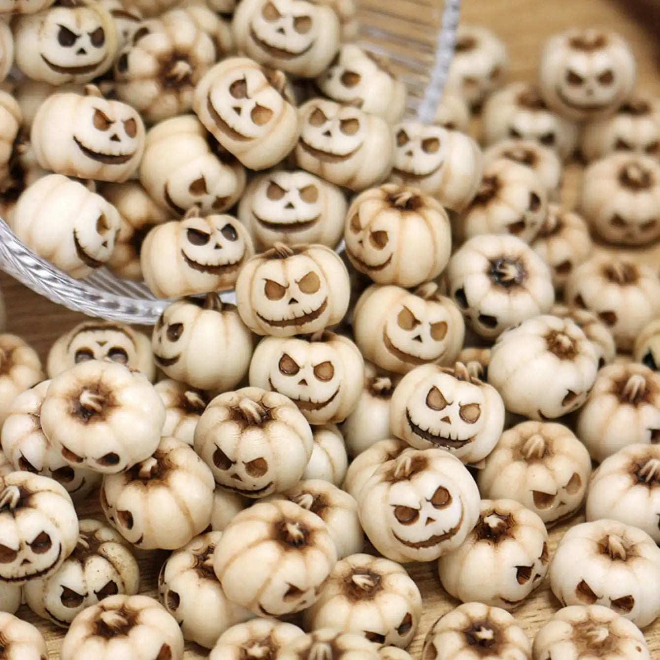 20pcs Mini Resin Pumpkins – Realistic Halloween Party & Garden Décor