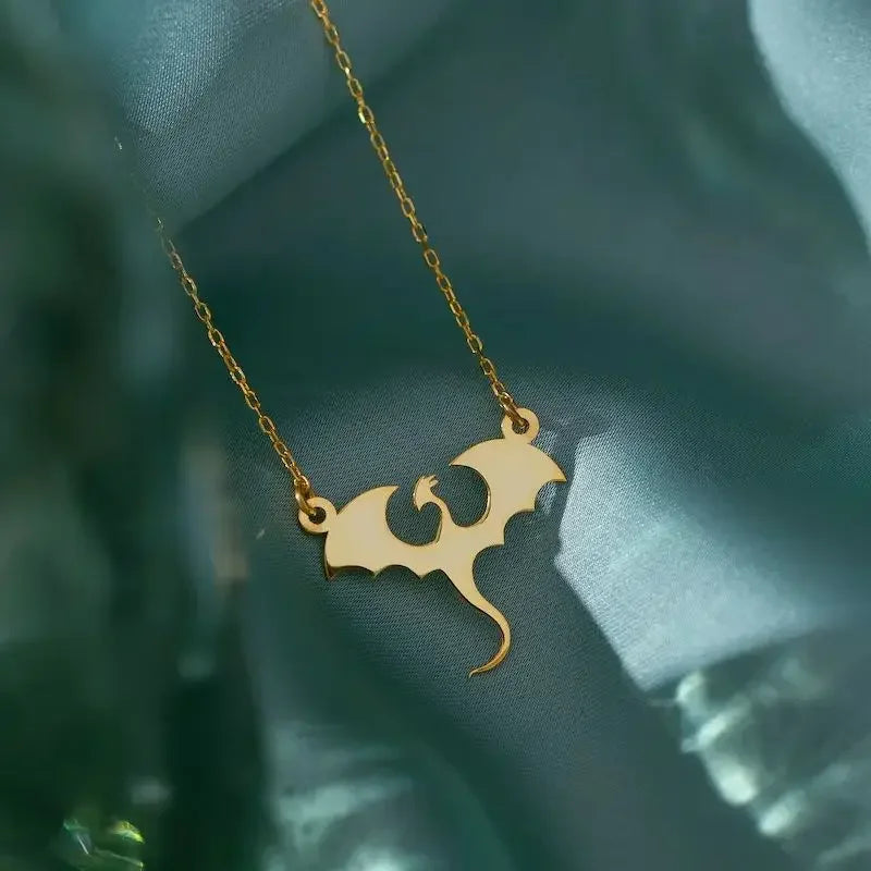 Dragon Movie Family Same Clavicle Necklace Vintage Medieval Smooth Luxurious Stainless Steel Dragon Pendant Necklace Thrones