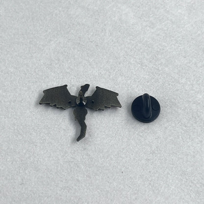 Vintage Gothic Thrones Game Enamel Pin Punk Style Red Black Dragon Wing Brooch for Fantasy Novel TV Series Backpack Jacket