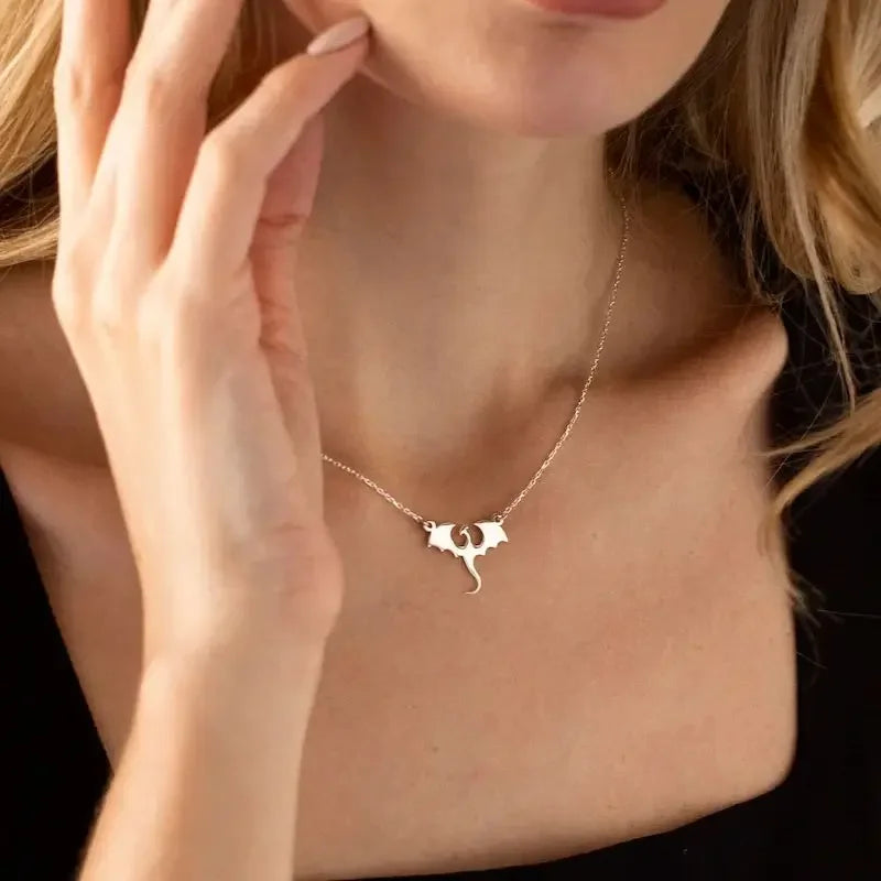Dragon Movie Family Same Clavicle Necklace Vintage Medieval Smooth Luxurious Stainless Steel Dragon Pendant Necklace Thrones