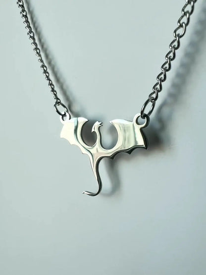 Dragon Movie Family Same Clavicle Necklace Vintage Medieval Smooth Luxurious Stainless Steel Dragon Pendant Necklace Thrones