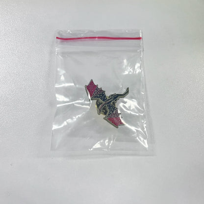 Vintage Gothic Thrones Game Enamel Pin Punk Style Red Black Dragon Wing Brooch for Fantasy Novel TV Series Backpack Jacket