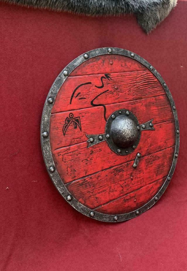 Ragnar Lothbrok | Battleworn | Viking Shield
