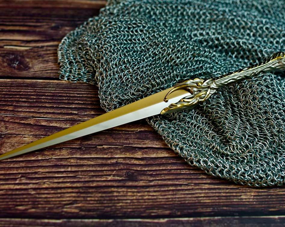 Galadriel’s Dagger | Rings of Power replicas | Fiction Edge