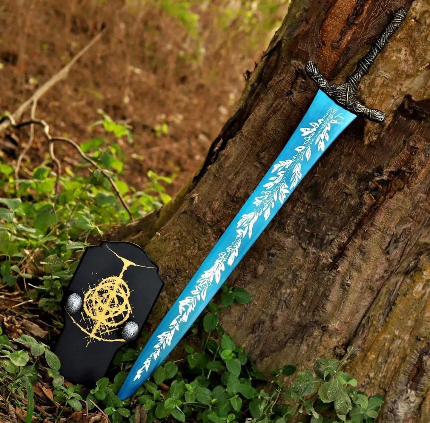 World of Warcraft Moonlight Great Sword – Glowing Blue Steel Replica