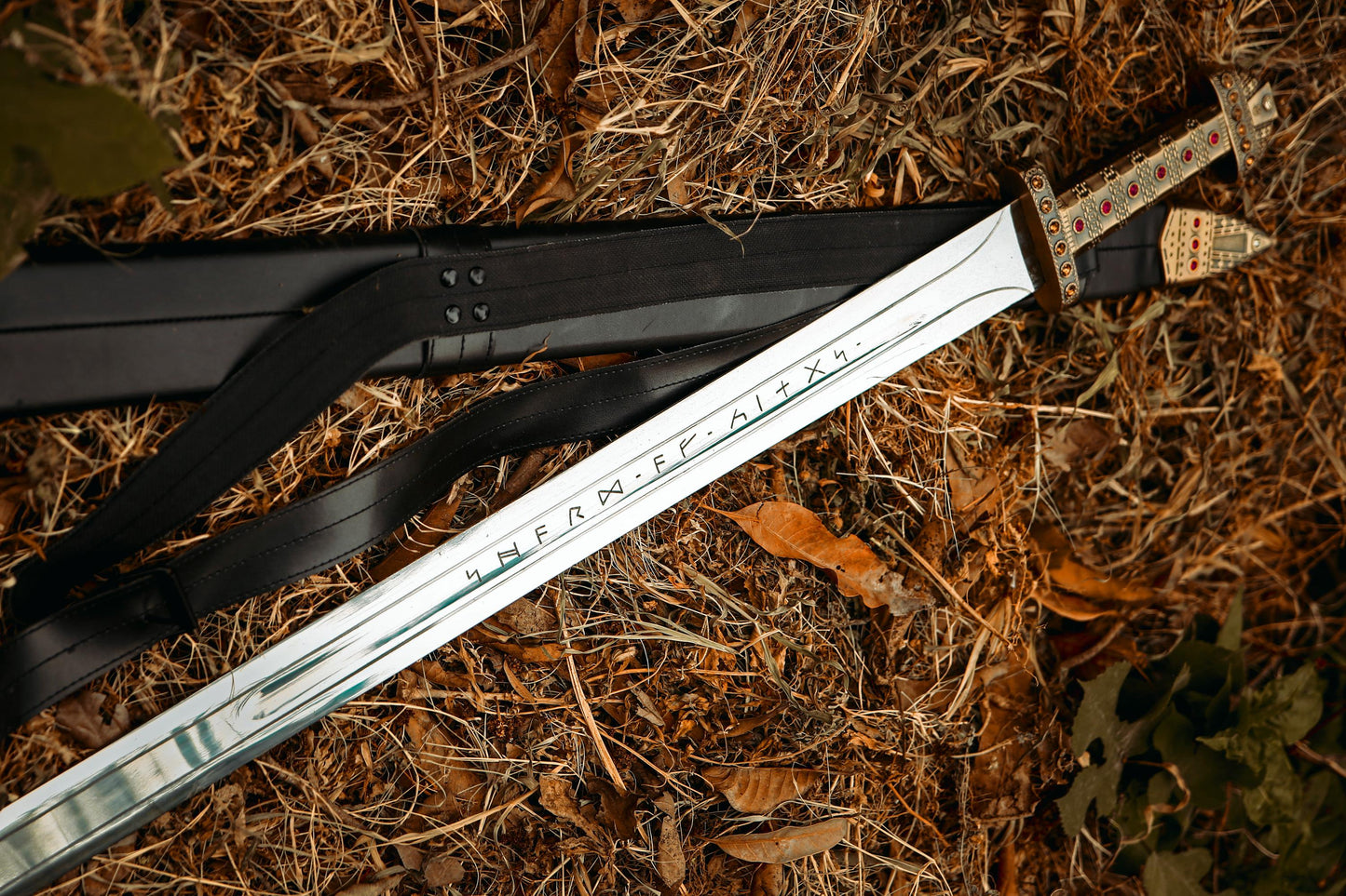Hand Forged Ragnar Lothbrok Viking Replica Sword – Leather Scabbard