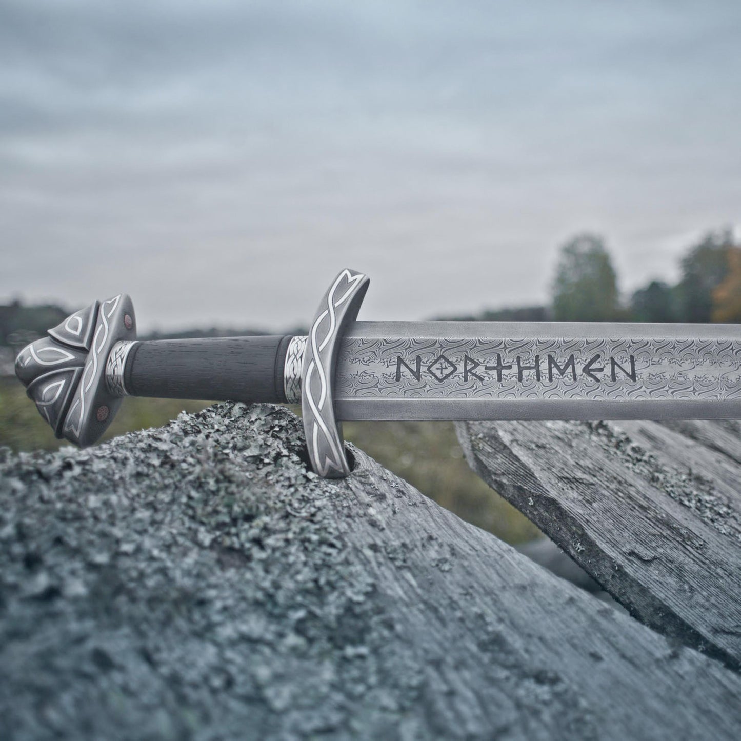 Hand Forged Damascus Steel Viking Sword – Northmen Norse Blade with Hardwood Scabbard